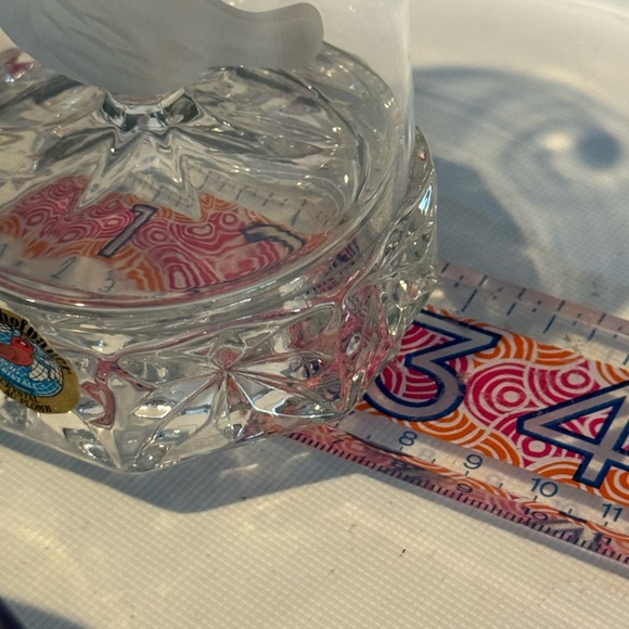 HOFBAUER Signed Byrdes Frosted Bird in a Lead Crystal Dome / Cage, 4.25" Tall. - Picture 8 of 8